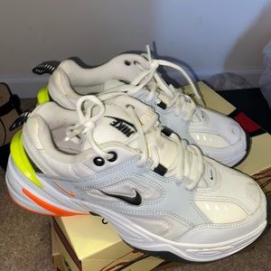 NIKE M2K TEKNOS WOMENS SIZE 7.5